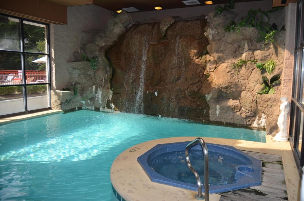 Zoders Inn and Suites